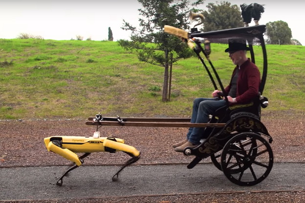 VIDEO: Adam Savage upregnuo robota u rikšu