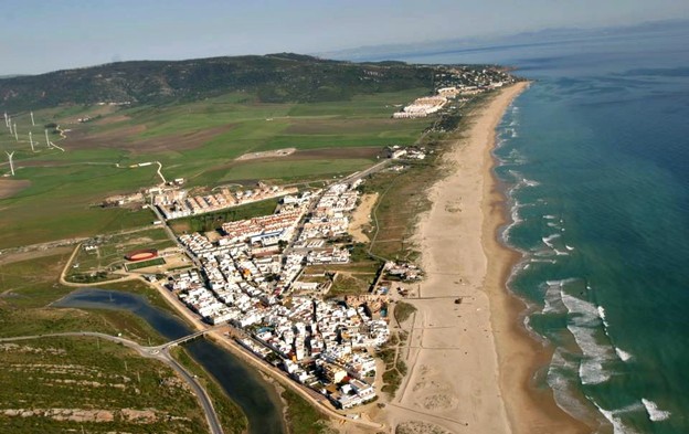 Španjolci špricaju plaže izbjeljivačem